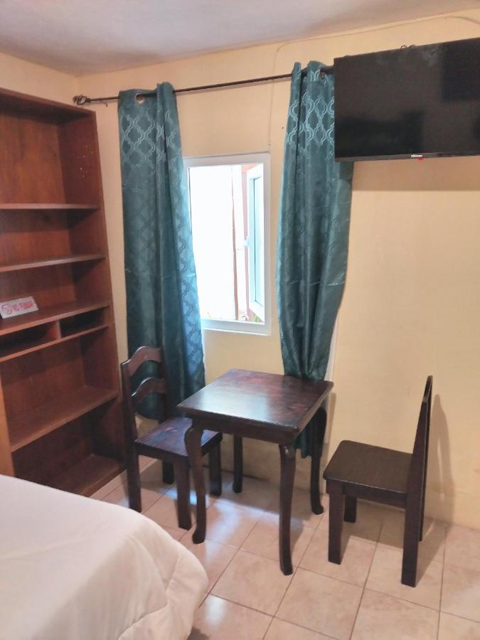 Готель Sky Garden Guatemala City Екстер'єр фото