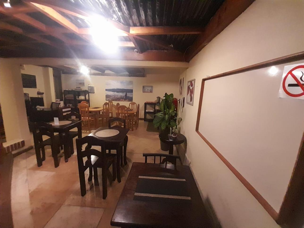 Готель Sky Garden Guatemala City Екстер'єр фото
